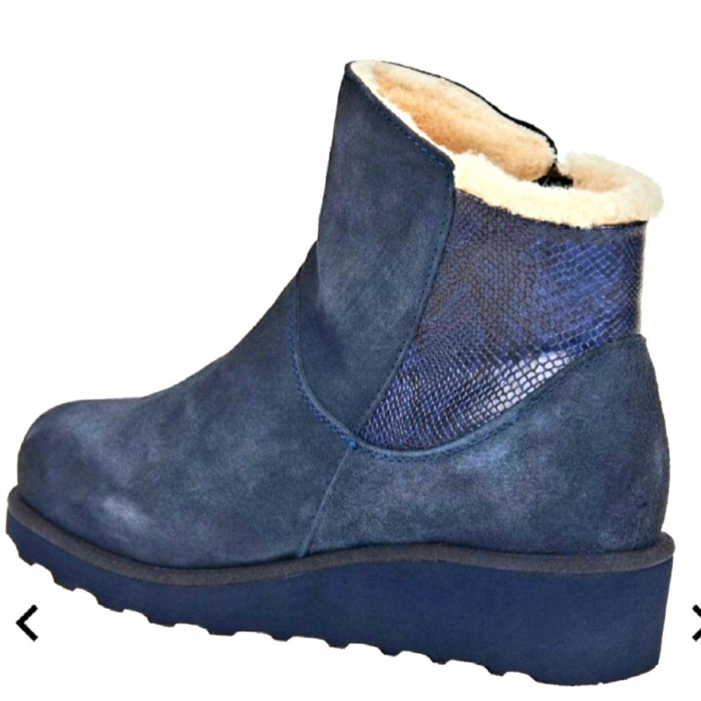BEARPAW Megan Suede Water- and Stain-Repellent Boot